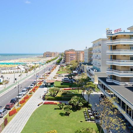 Hotel Caesar Cesenatico Exterior foto