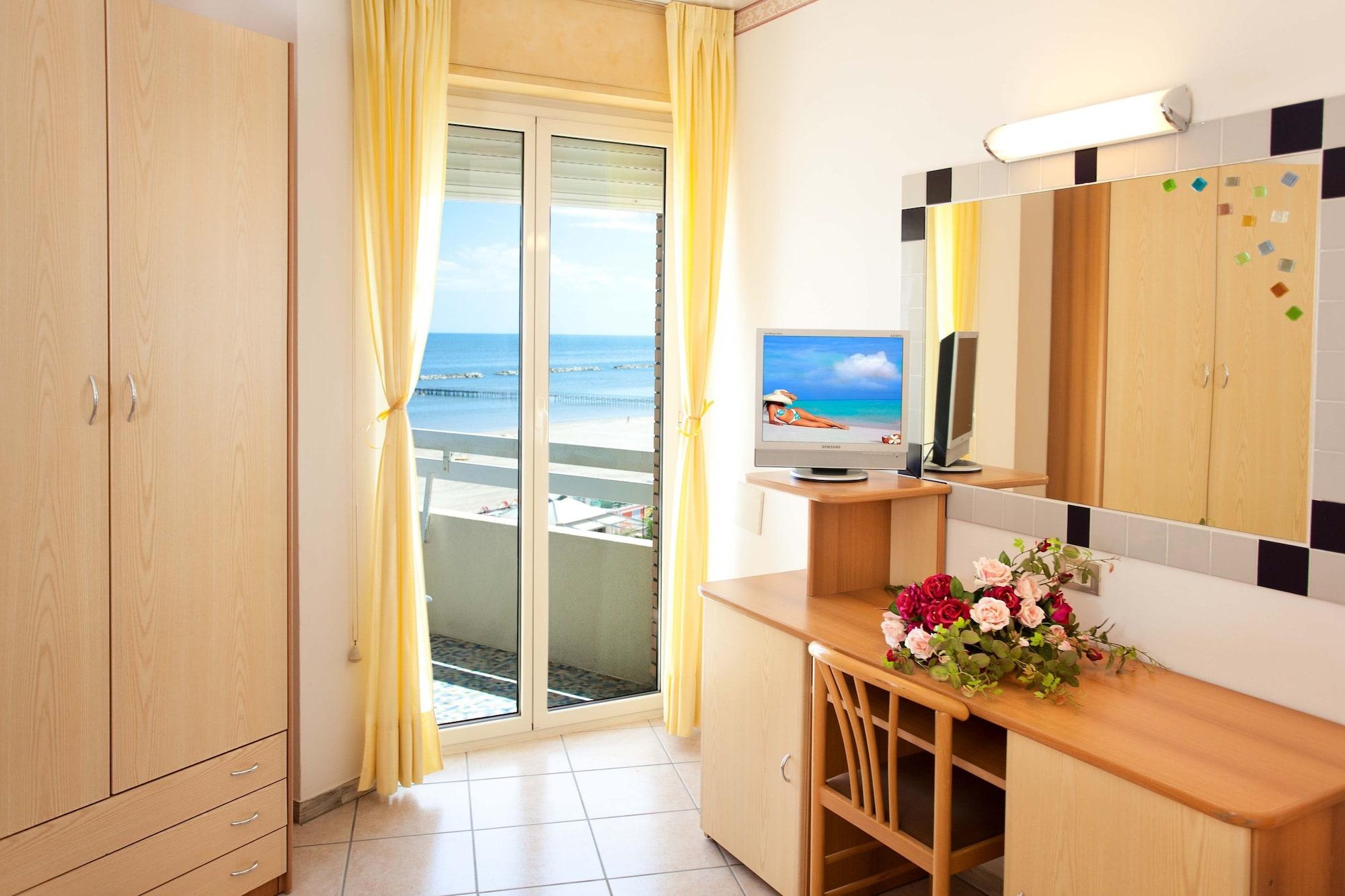 Hotel Caesar Cesenatico Exterior foto