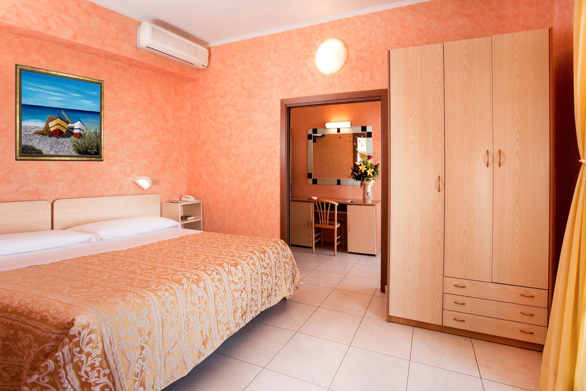 Hotel Caesar Cesenatico Exterior foto