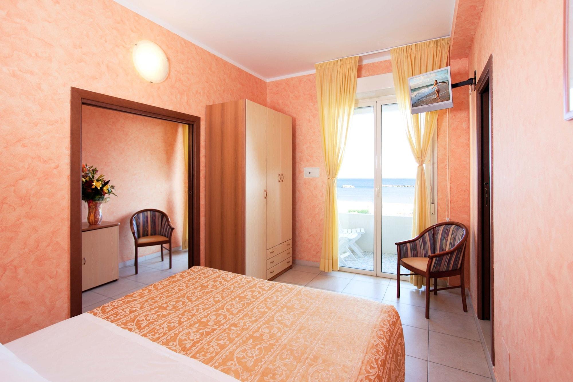Hotel Caesar Cesenatico Exterior foto
