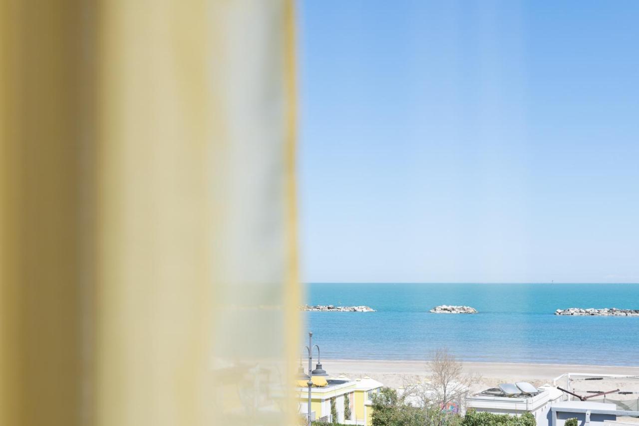 Hotel Caesar Cesenatico Exterior foto