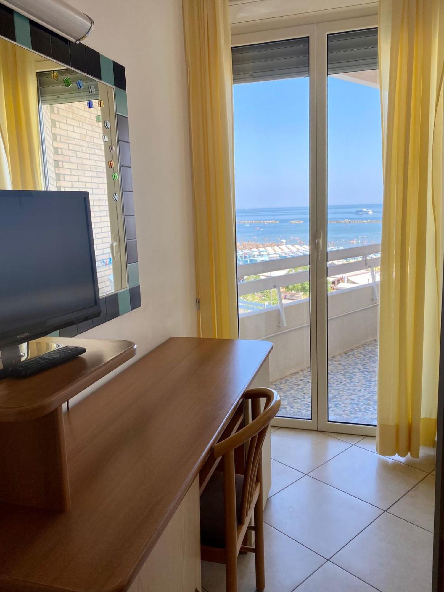 Hotel Caesar Cesenatico Cameră foto